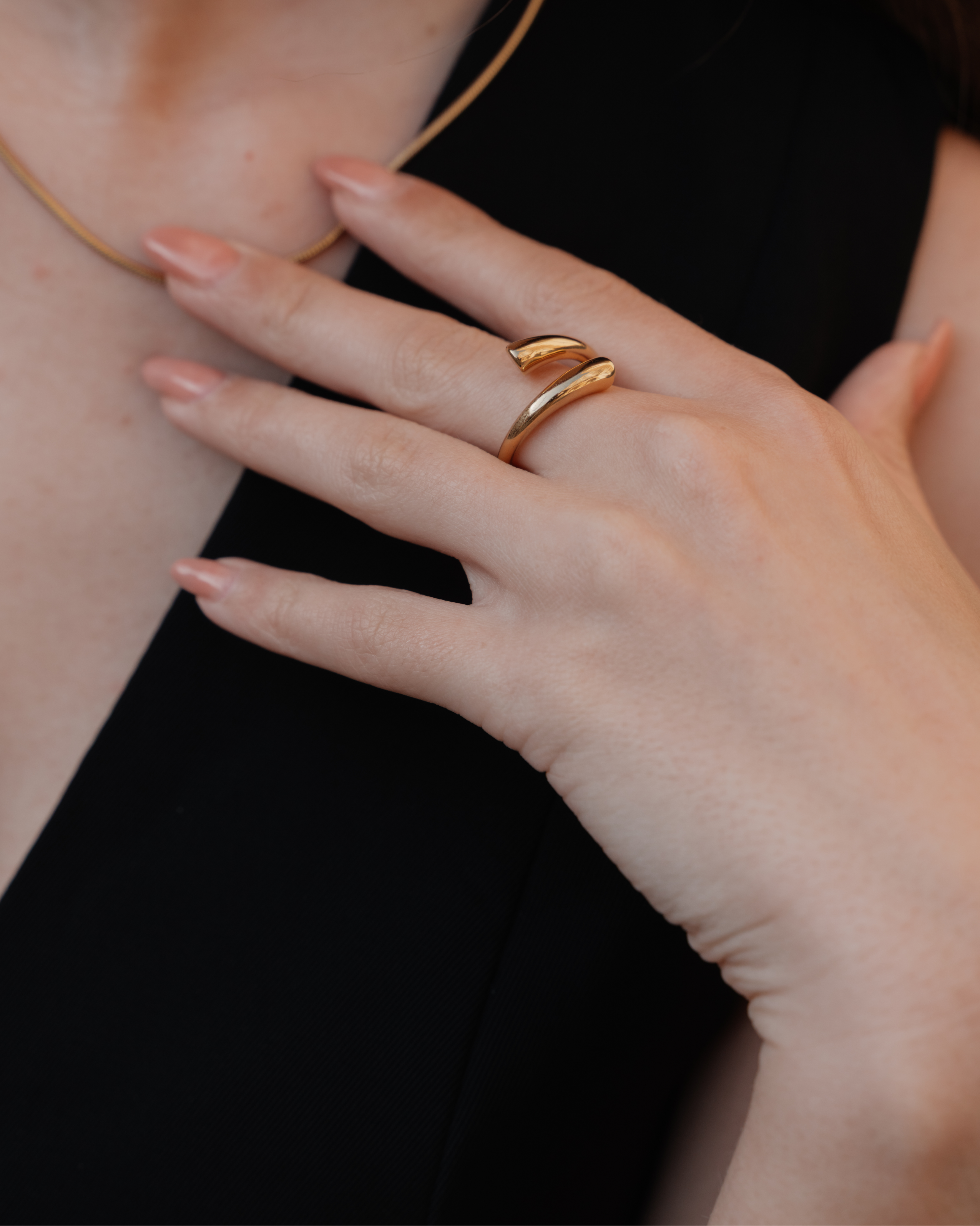 PRIYA Embrace Ring