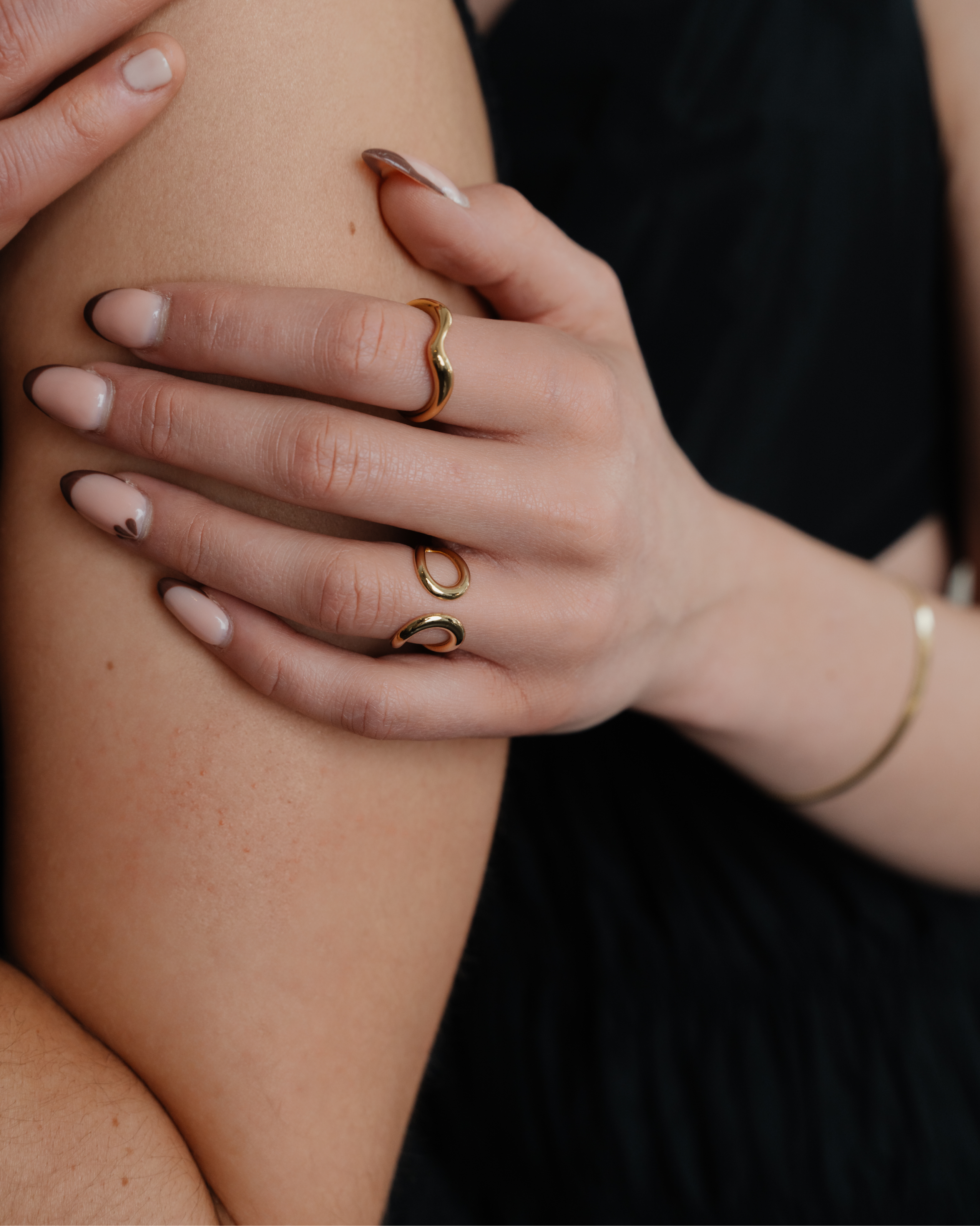 PRIYA Embrace Ring